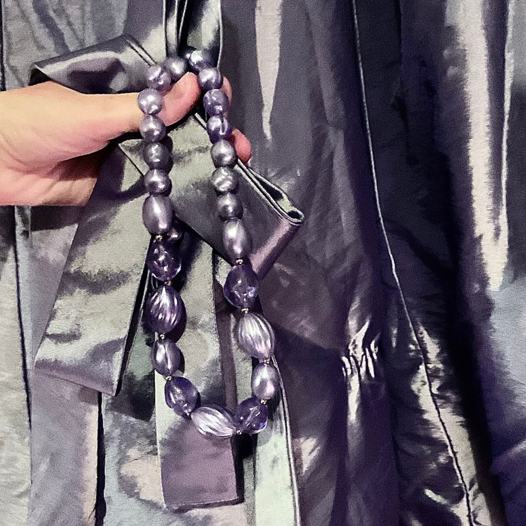 Satin Polyester et Perles&nbsp;d’Acrylique