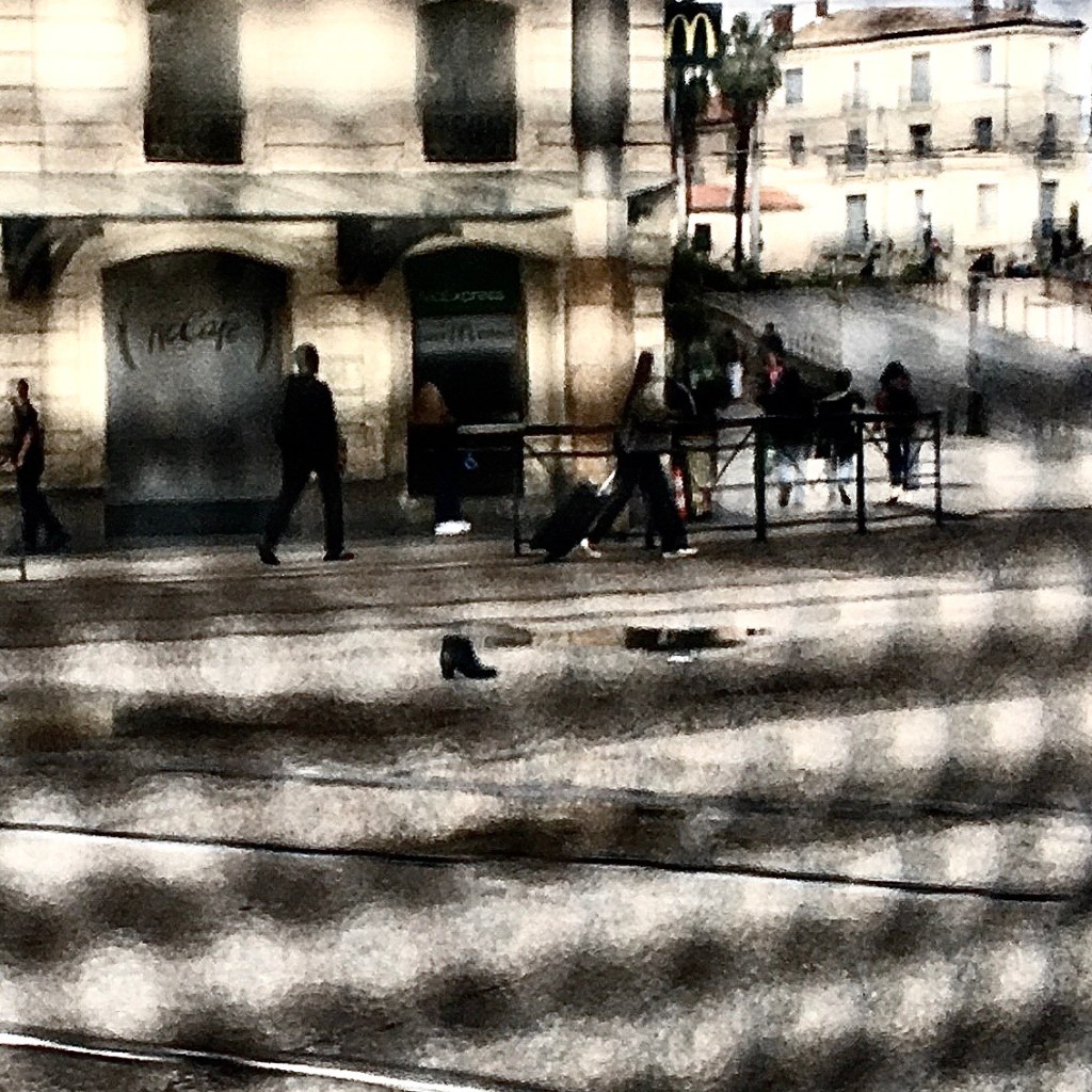 et l’unique bottine